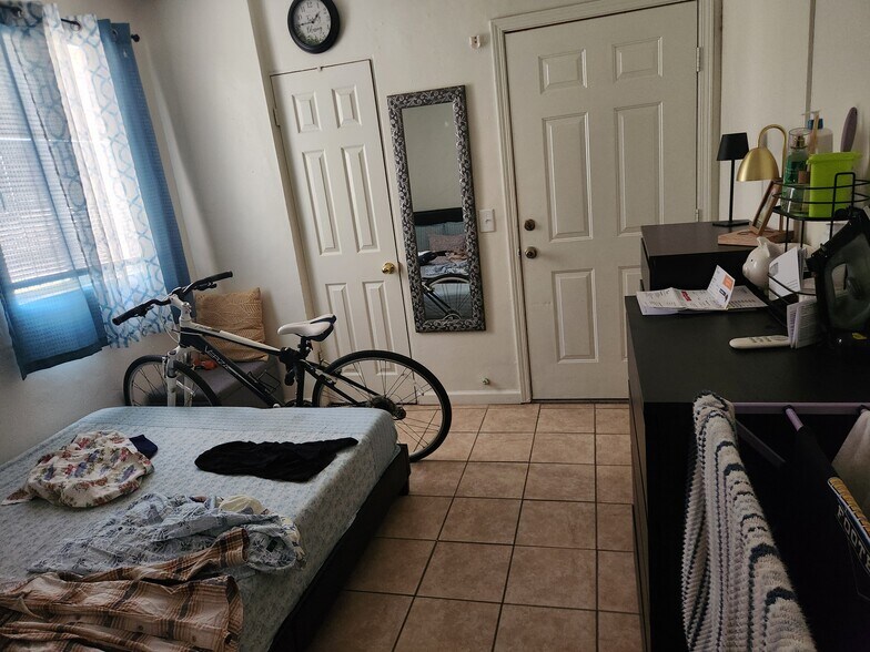 More Photos Of 476 H St, Brawley Apartments For Sale
