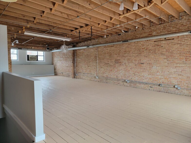More Photos Of 1930 S Fairfield Ave, Chicago Warehouse For Lease