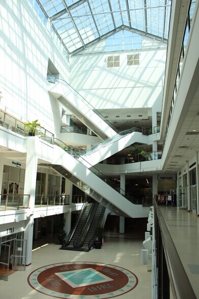 More Photos Of 1458 S San Pedro St, Los Angeles Unknown For Sale