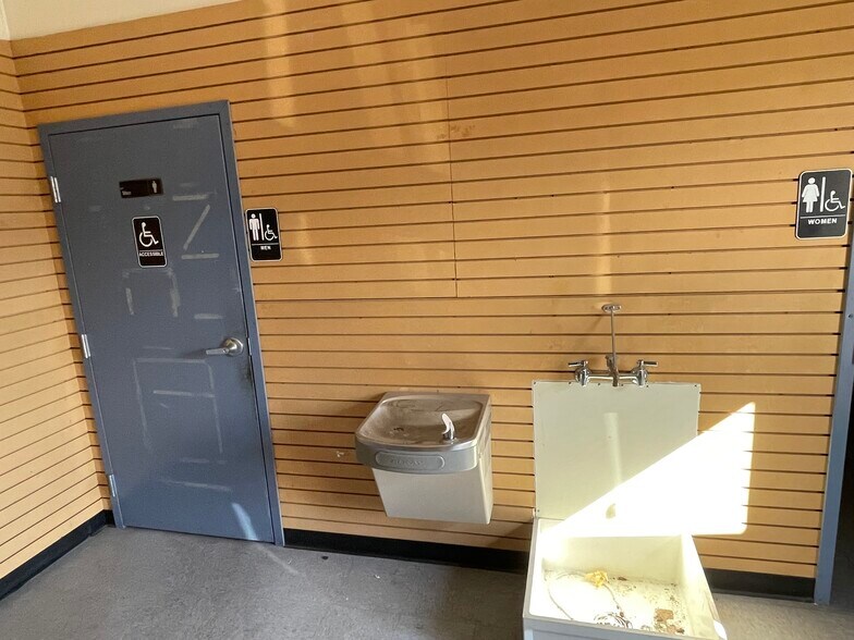 More Photos Of 4415 US Hwy 83, Laredo Unknown For Lease