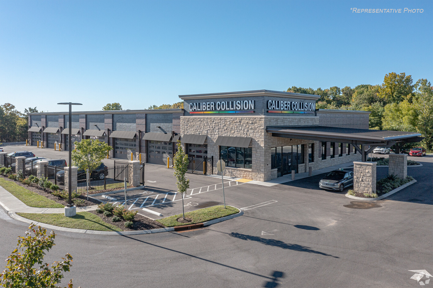 Primary Photo Of 6523 Mechanicsville Tpke, Mechanicsville Auto Dealership For Sale