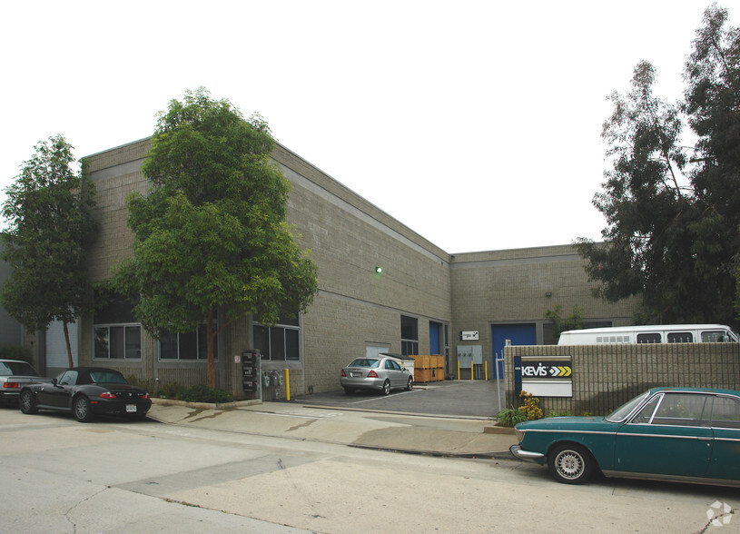 Primary Photo Of 1500-1506 Railroad St, Glendale Warehouse For Lease