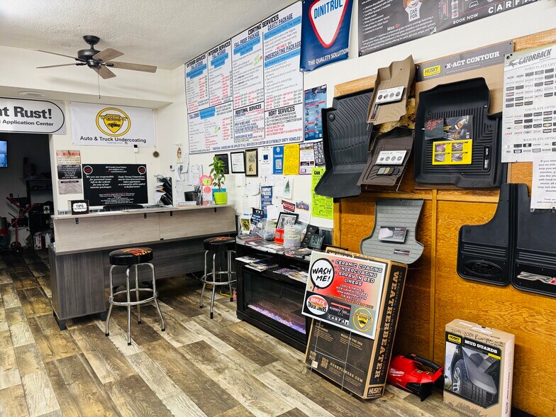 More Photos Of 1330 S Main St, Rice Lake Flex For Sale