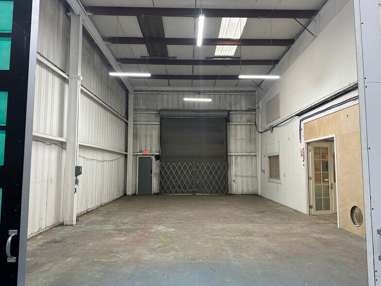 More Photos Of 2501 Jennings St, San Francisco Manufacturing For Lease