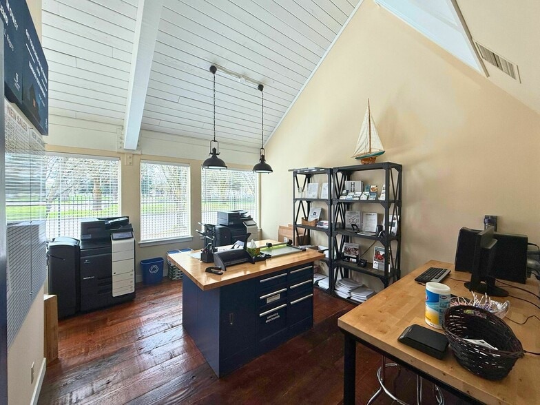 More Photos Of 235 Union St NE, Salem Office For Sale