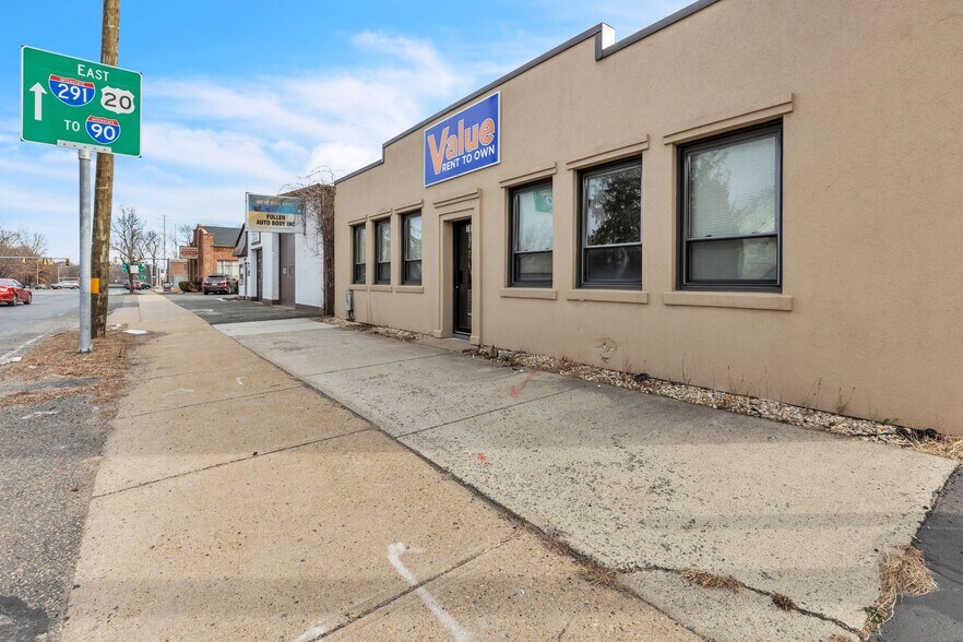 More Photos Of 785 Page Blvd, Springfield Light Manufacturing For Sale