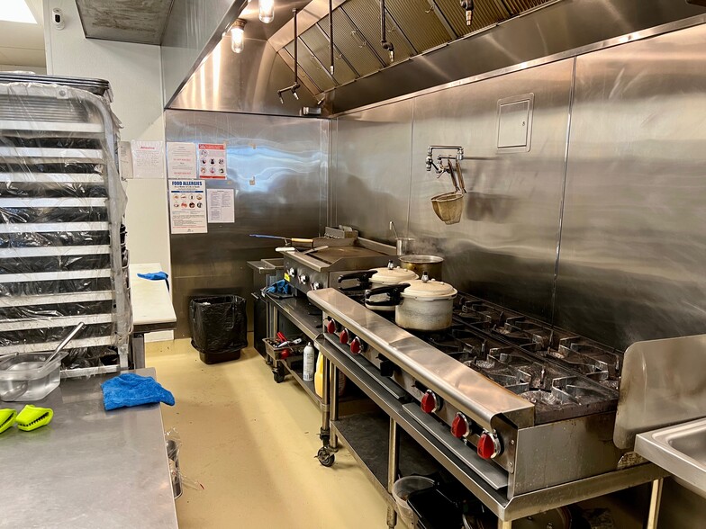 More Photos Of 13824 Red Hill Ave, Tustin Restaurant For Lease