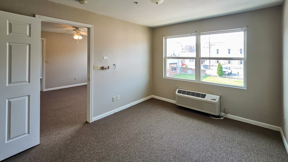 More Photos Of 111 E 4th St, Hopkinsville Apartments For Sale
