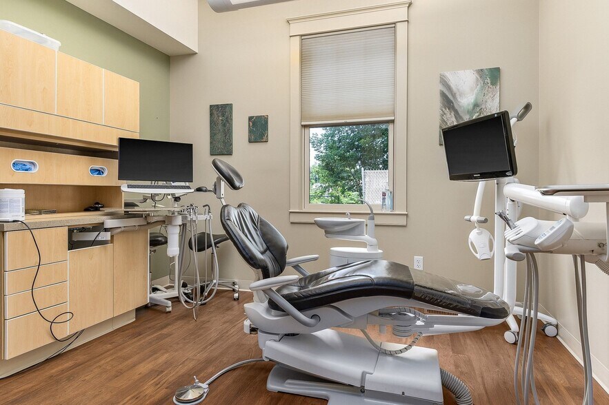 More Photos Of 22-26 School St, Merrimac Office For Sale