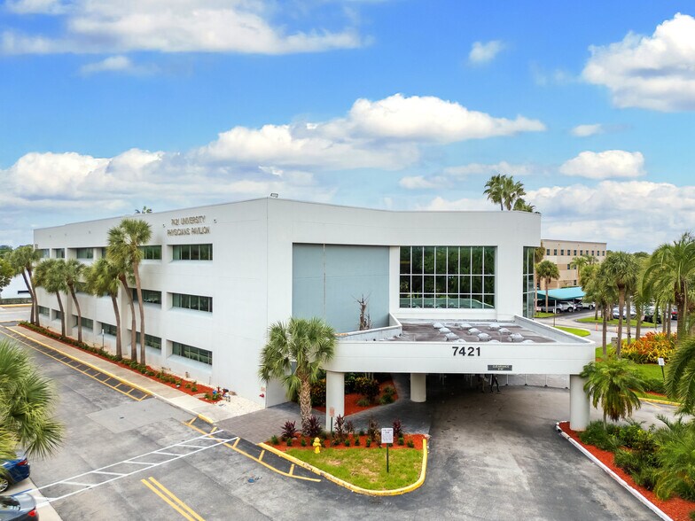 More Photos Of 7421 N University Dr, Tamarac Medical For Sale