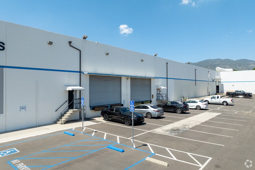 More Photos Of 12930 Bradley Ave, Sylmar Warehouse For Lease