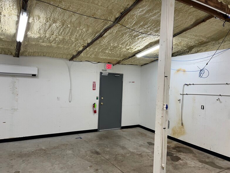 More Photos Of 15148 S 33rd West Ave, Glenpool Manufacturing For Lease
