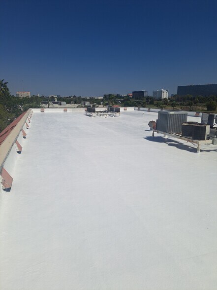 More Photos Of 5509 W Gray St, Tampa Office For Sale