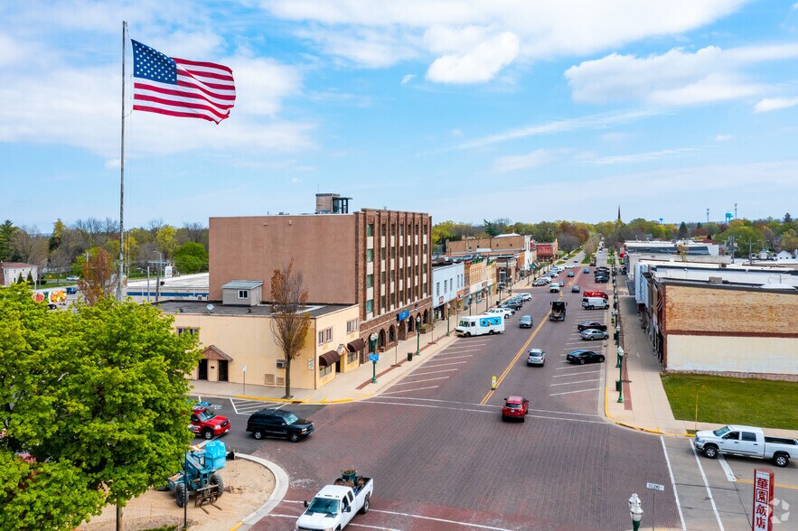 More Photos Of 215 E Walworth Ave, Delavan Hotel For Sale