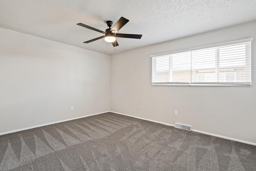 More Photos Of 3035 17th Ave, Longmont Apartments For Sale