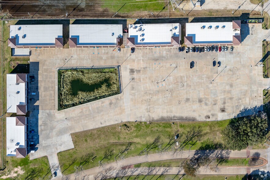 More Photos Of 6211 Barker Cypress Rd, Katy Unknown For Lease