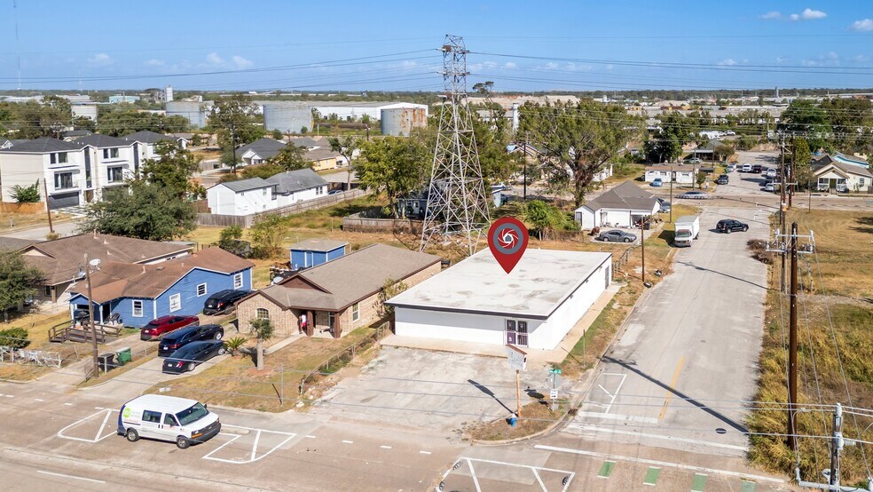 More Photos Of 3802 Hardy St, Houston Freestanding For Lease