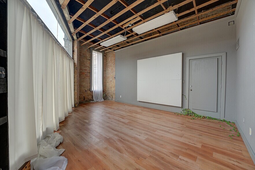 More Photos Of 406 N State Line Ave, Texarkana Storefront Retail Residential For Lease