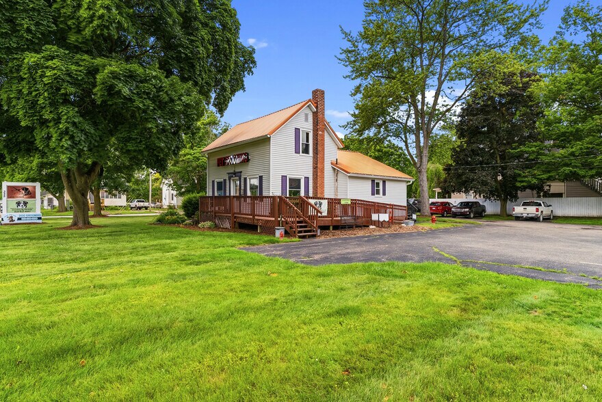 More Photos Of 325 N Cedar St, Imlay City Medical For Sale