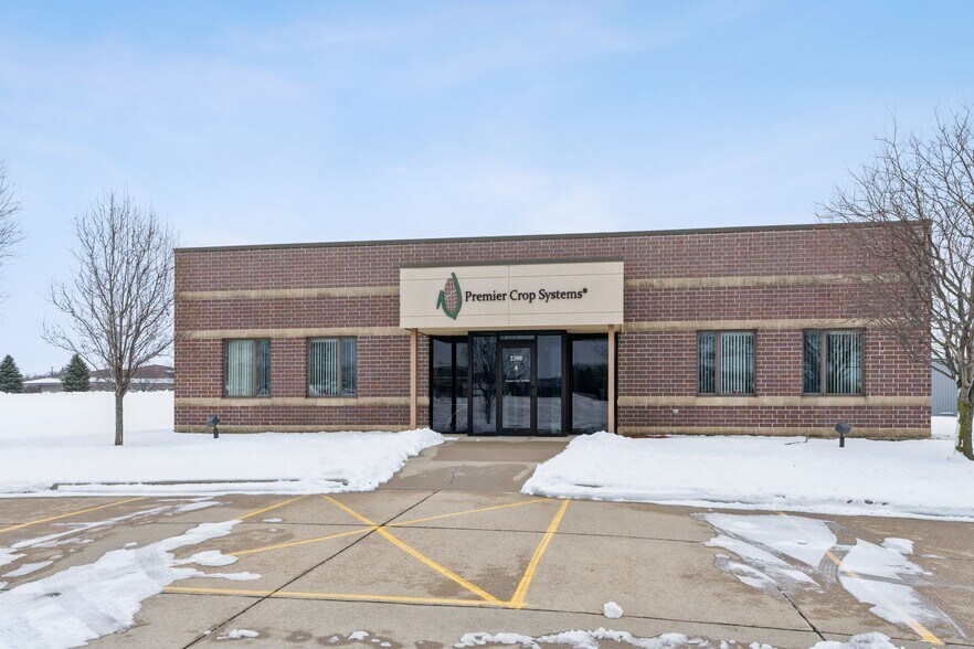 More Photos Of 2200 Gannett Ave, Des Moines Office For Sale