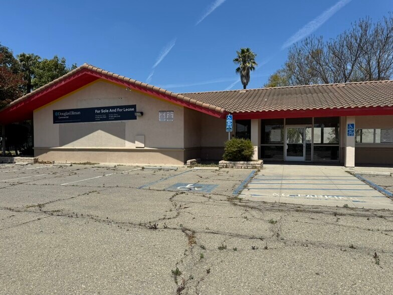 More Photos Of 2805 Vineyard Ave, Oxnard Freestanding For Sale