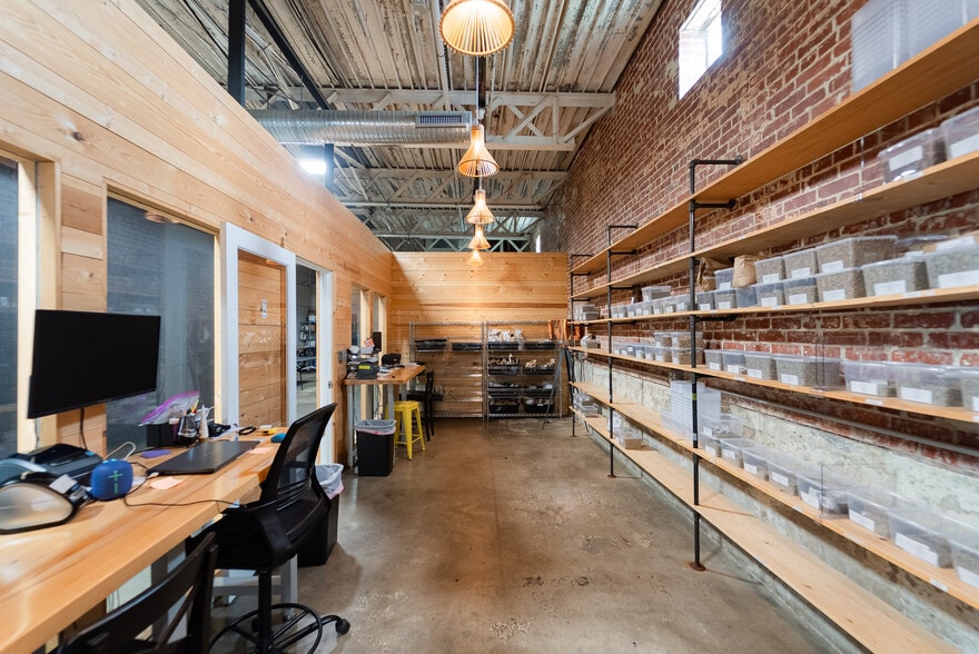 More Photos Of 1801 Rutherford Rd, Greenville Light Manufacturing For Lease