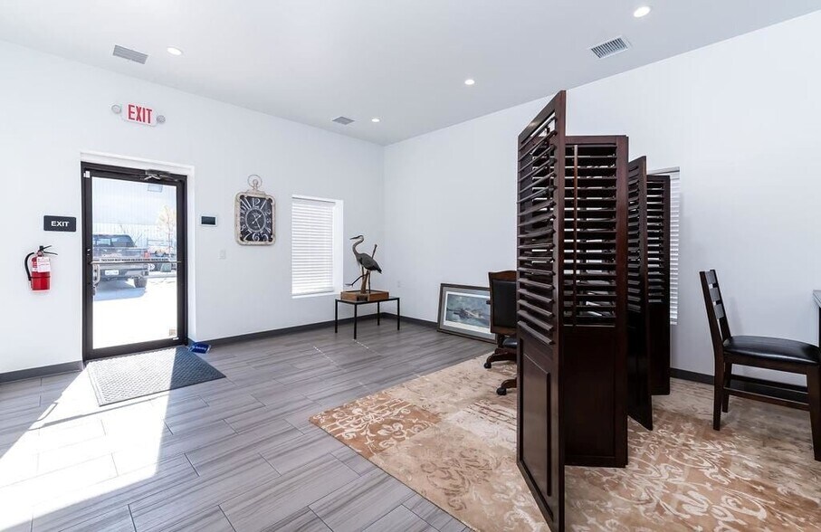 More Photos Of 417 NE 144th Pl, Edmond Light Distribution For Sale