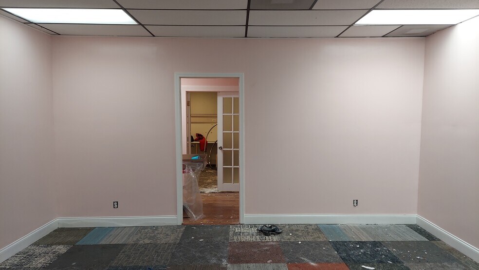 More Photos Of 2401 W Cervantes St, Pensacola General Retail For Sale