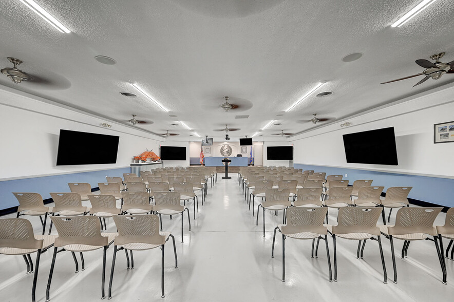 More Photos Of 100 Shiloah Dr, Las Vegas Religious Facility For Sale