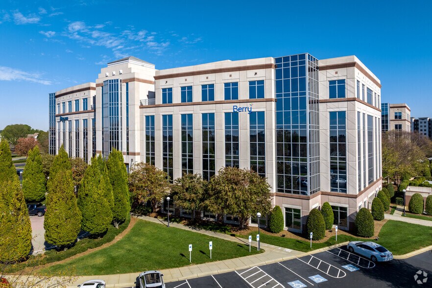 Primary Photo Of 9335 Harris Corners Pky, Charlotte Office For Lease