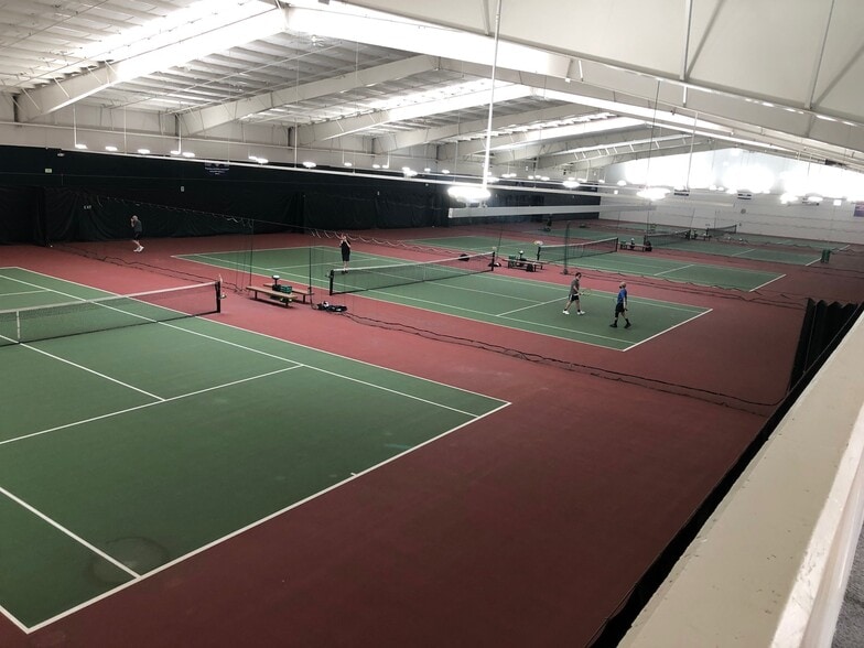 More Photos Of 7703 NE 72nd Ave, Vancouver Golf Course Driving Range For Sale