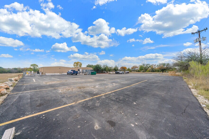 More Photos Of 1300 Universal City Blvd, Universal City Warehouse For Sale