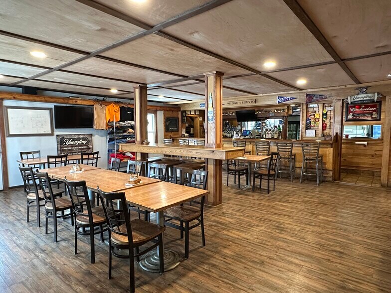 More Photos Of 7034 US-219 Hwy, Lewis Run Restaurant For Sale