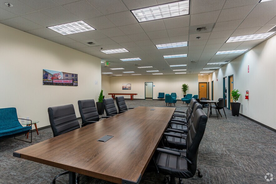 More Photos Of 1101 SW 16th St, Renton Warehouse For Lease