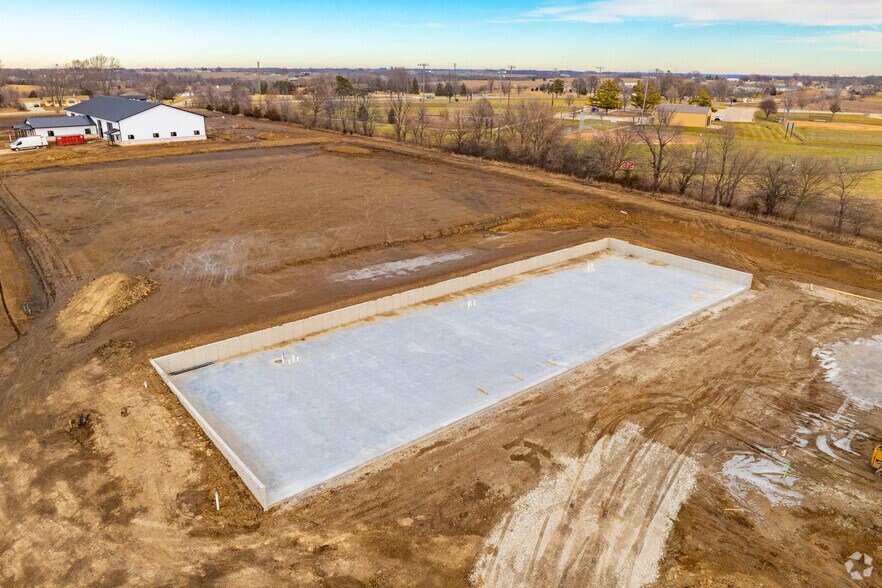 More Photos Of 404 S 21st St, Indianola Industrial For Lease