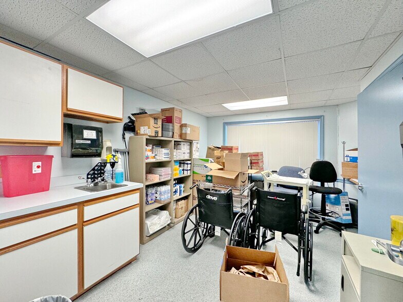 More Photos Of 8991 Redden Rd, Bridgeville Flex For Sale