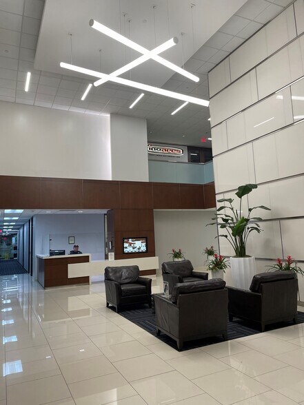 More Photos Of 5177 Richmond Ave, Houston Office For Lease