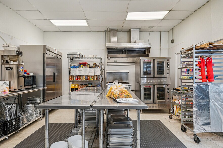 More Photos Of 109-111 S Main St, Irving Restaurant For Sale