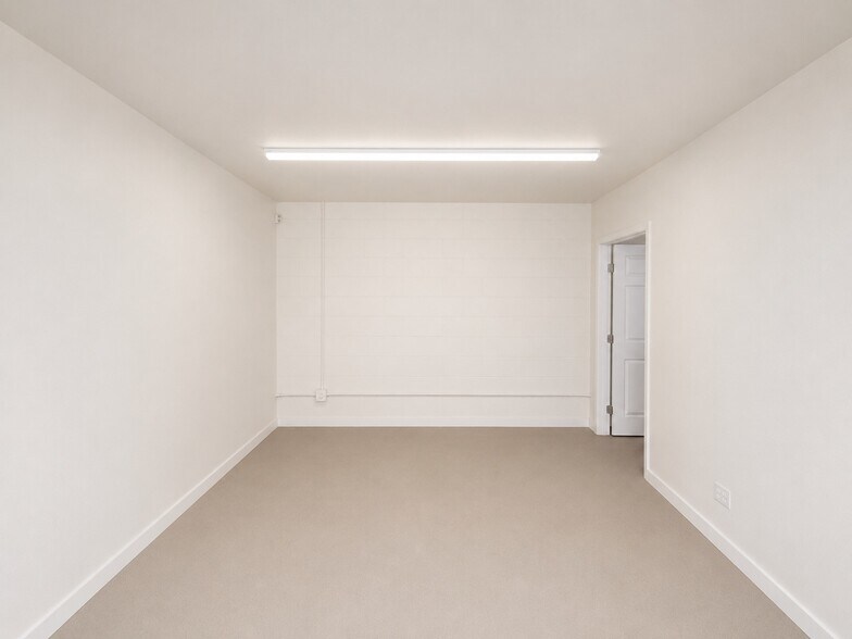 More Photos Of 4136 Eagle Rock Blvd, Los Angeles Storefront For Sale