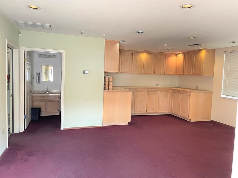 More Photos Of 1760 Industrial Way, Napa Warehouse For Lease