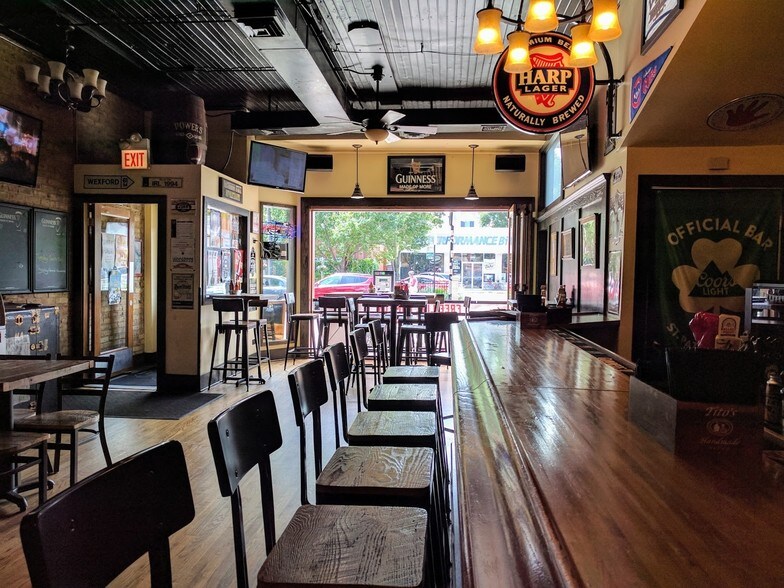 More Photos Of 2723 N Halsted St, Chicago Bar For Sale