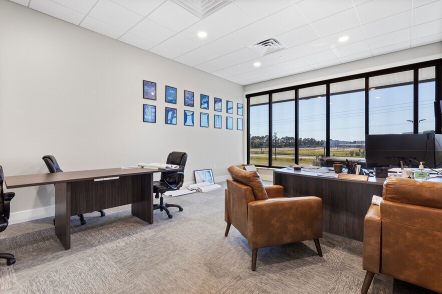 More Photos Of 13334 Seaway Rd, Gulfport Office For Lease