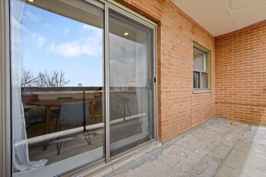 More Photos Of 143 Main St S, Brampton Apartments For Sale