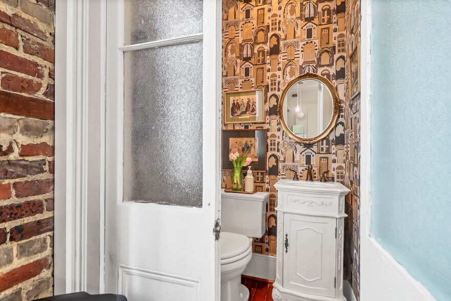 More Photos Of 78 Society St, Charleston Specialty For Sale