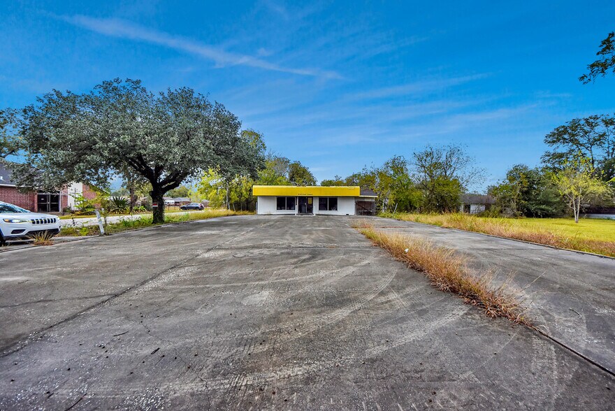 More Photos Of 8101 Tidwell Rd, Houston Freestanding For Sale