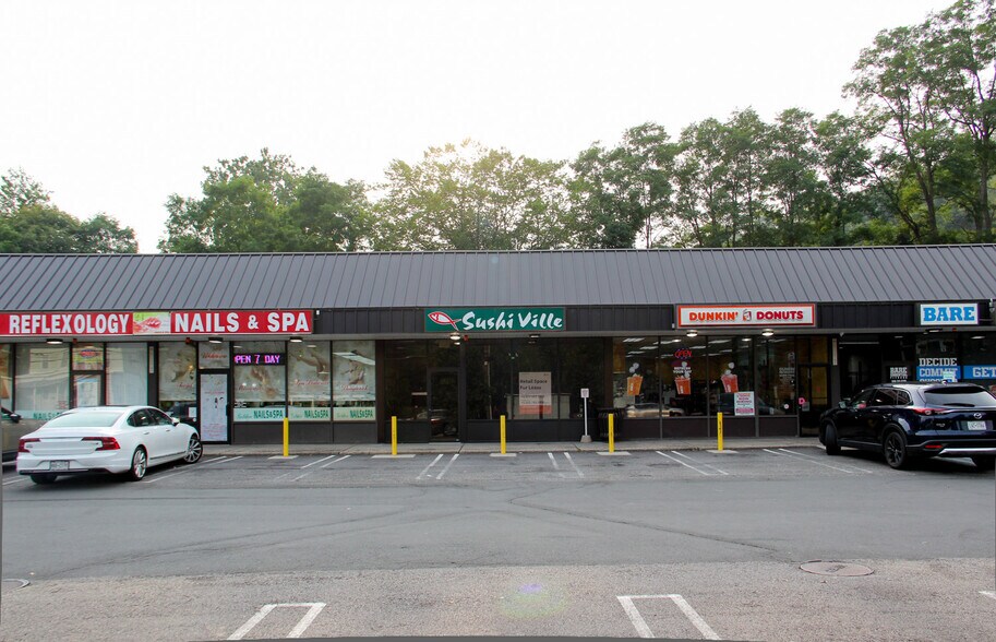 More Photos Of 59-71 Orange Tpke, Sloatsburg Storefront For Lease