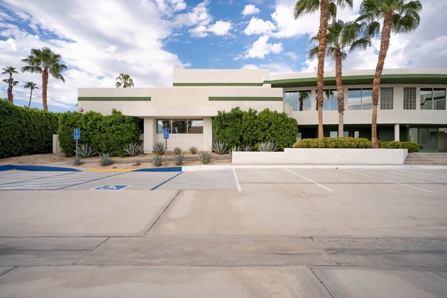 More Photos Of 42650 Melanie Pl, Palm Desert Loft Creative Space For Lease