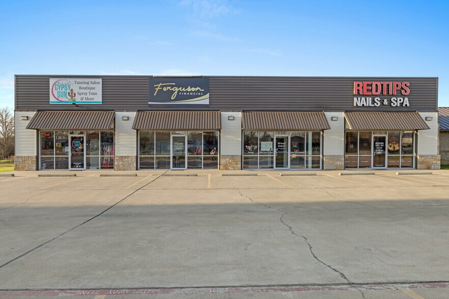 More Photos Of 1417 W State Highway 71, La Grange General Retail For Lease