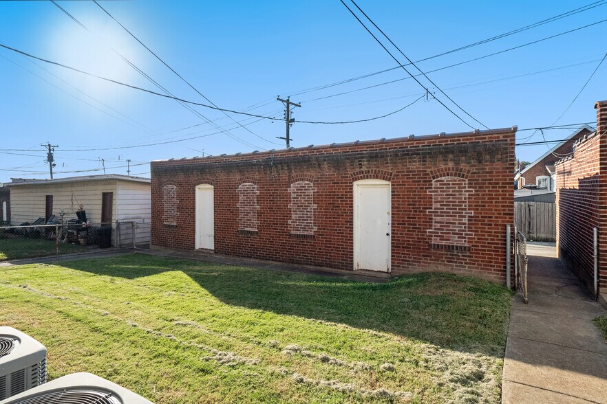 More Photos Of 4950 Winona Ave, Saint Louis Apartments For Sale