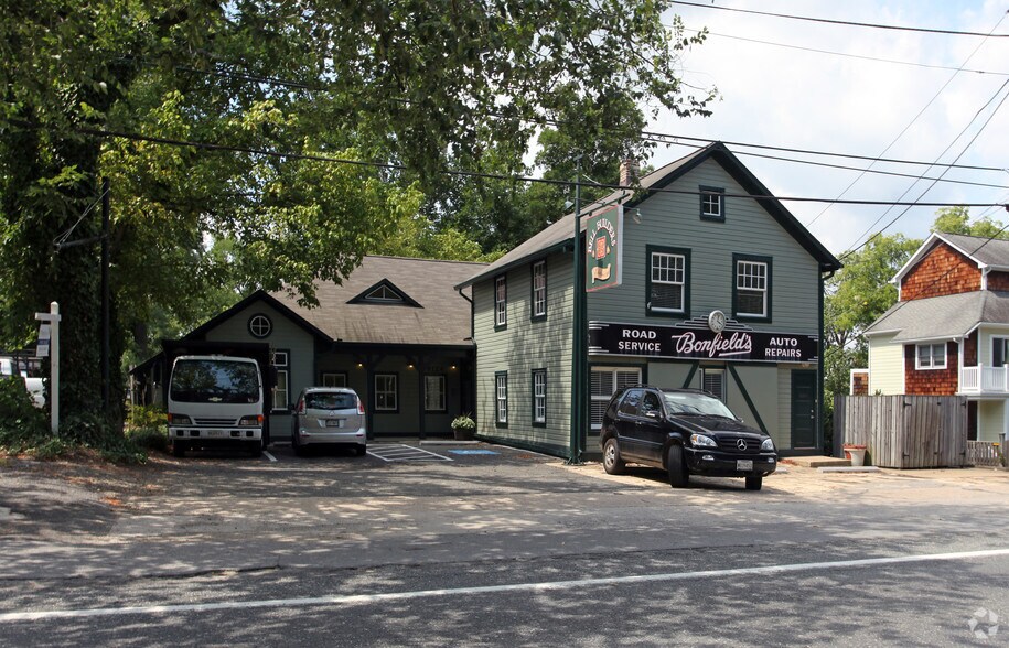 Primary Photo Of 6124 MacArthur Blvd, Bethesda Restaurant For Sale